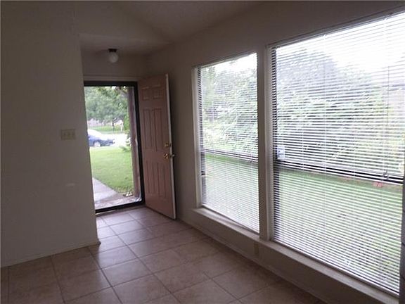 5th image of 7100 Scots Briar Ct