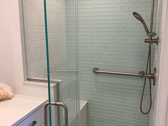 5th image of 160 5th St APT 27