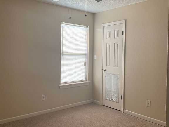 4th image of 3001 N J St APT 4