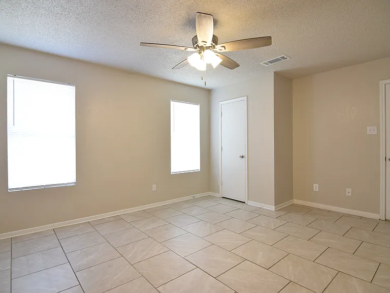 4613 Hank Dr — Photo 11