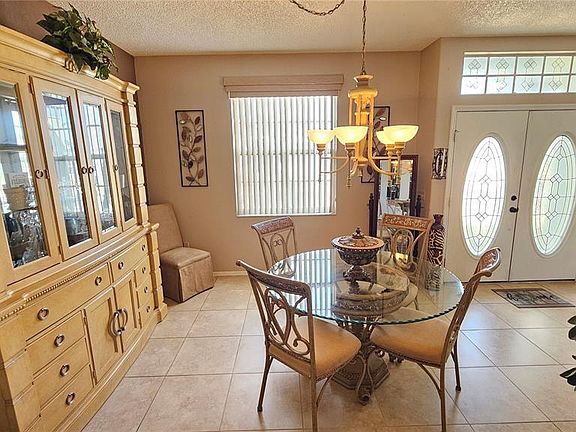 4th image of 543 Terranova Cir