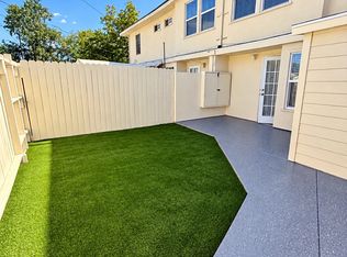 10519 Edison Way #8, North Hollywood, CA 91606