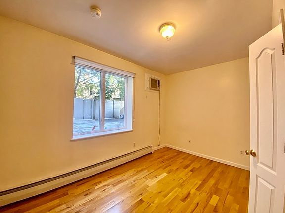 4th image of 257 15th St #A104
