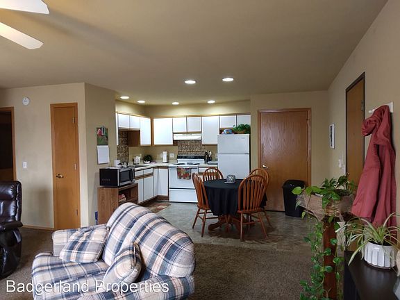 4th image of 2912 Carrousel Ln #3