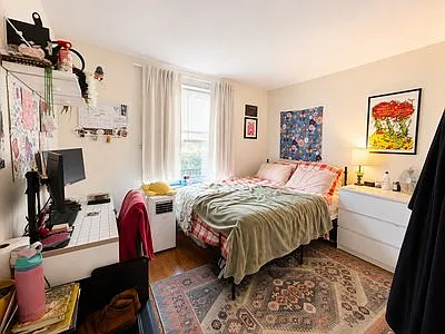 2 bed, 9999 sqft, $2,700 — Photo 4