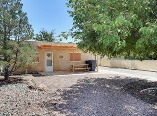 522 60th St NW, Albuquerque, NM 87105