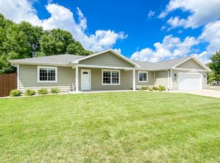 220 Dakota Trl, Brookings, SD 57006