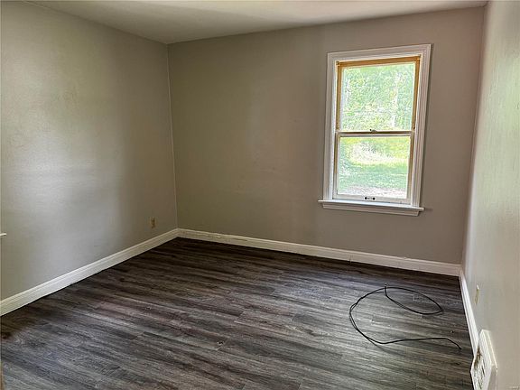 5th image of 1422 Tamerton Ave