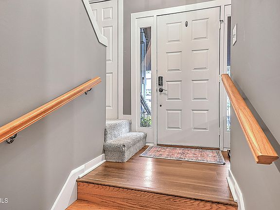 3rd image of 129 W Hampton Dr #129