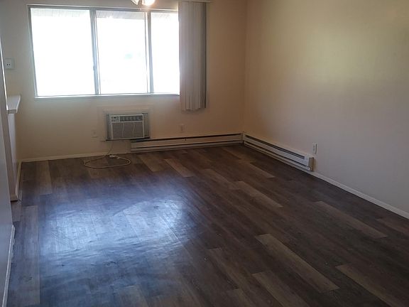3rd image of 7499 Hazelcrest Dr APT H