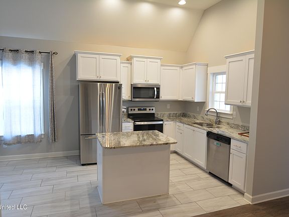 2nd image of 3036 Makenlee St