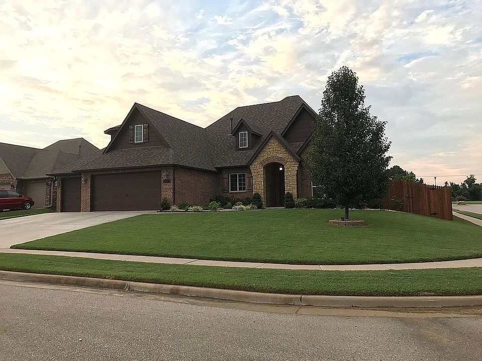 2nd image of 1518 E Orlando Ct