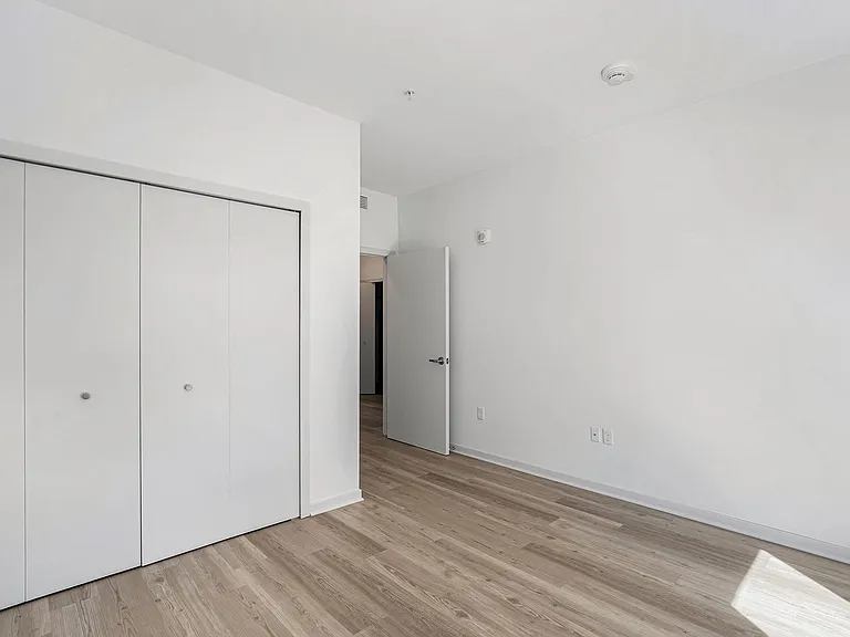 7410 Kercheval Ave #201 — Photo 17