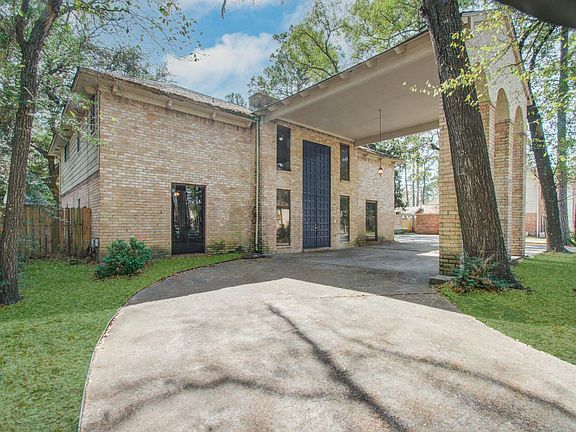 5th image of 8103 Oak Moss Dr