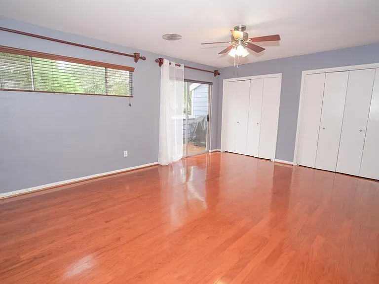 907 Hawthorne St — Photo 9