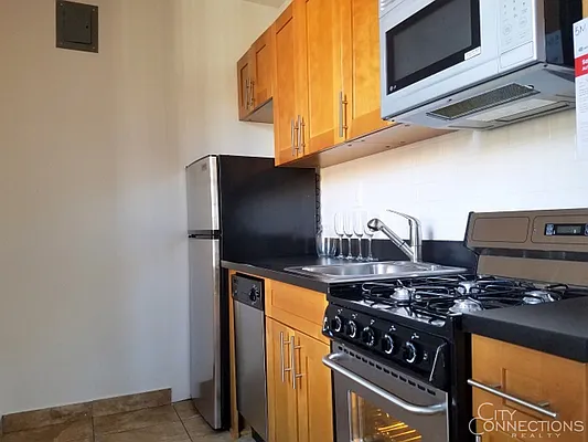 Rented by City Connections Realty | media 12