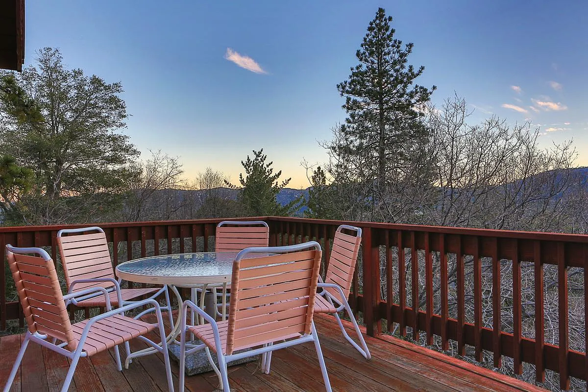267 Weisshorn Dr — Photo 1