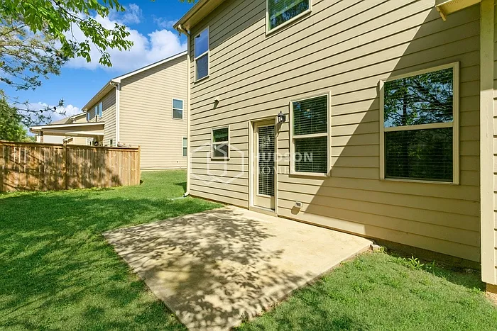 319 Lanier Ct — Photo 24
