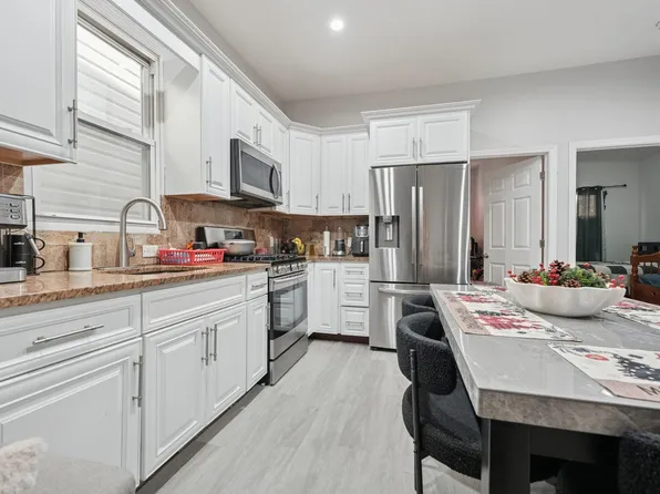 717 16th Street image 7 of 30