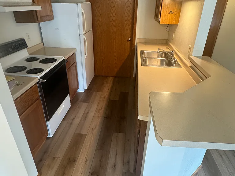 101 Joyce Dr #F — Photo 5