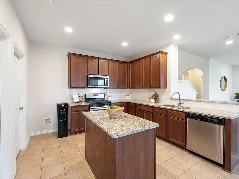 156 Banana St — Photo 14