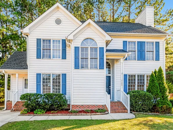4100 Mangrove Dr, Raleigh, NC 27616