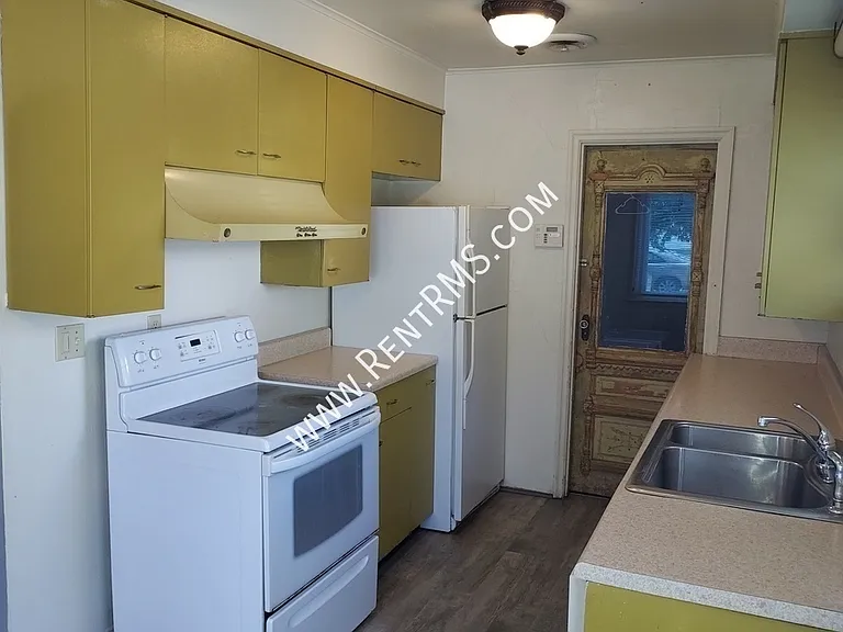 3101 SW Dorr St — Photo 8