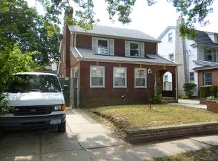 10960 198th St, Saint Albans, NY 11412
