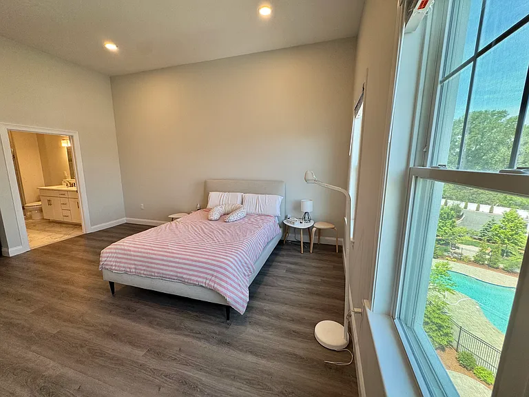 320 Middlesex Ave #D-405 — Photo 16