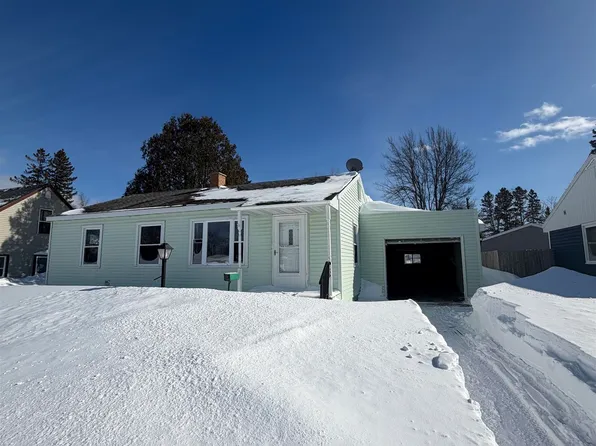 1609 Montana Ave, Gladstone, MI 49837