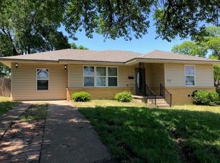 1121 E Rosedale St, Sherman, TX 75090