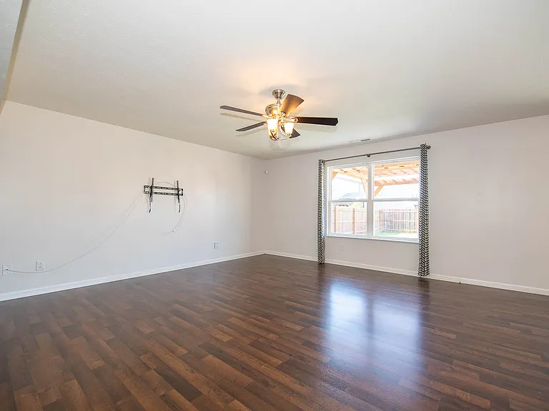 17162 Petersfield Ln — Photo 10