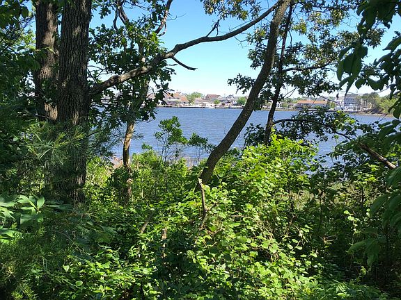 2nd image of 222 Waters Edge Dr #222