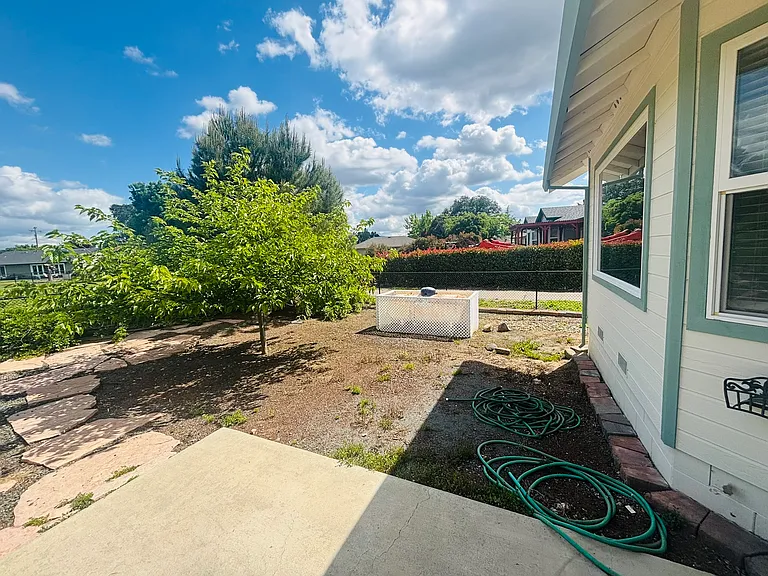 17942 Bunker Rd — Photo 9