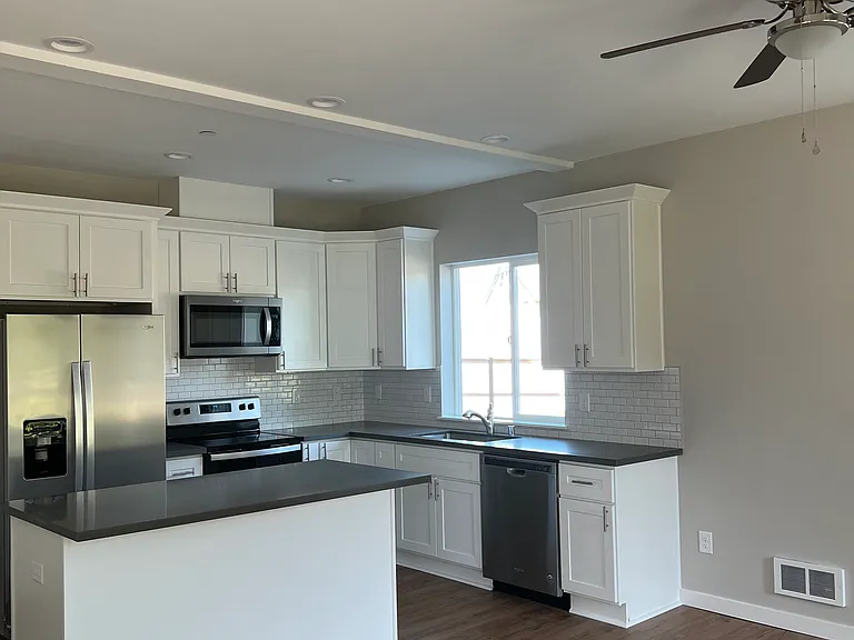 314 Stevens St NE — Photo 6