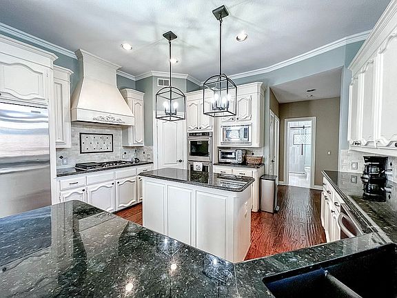 3rd image of 4520 Staten Island Ct