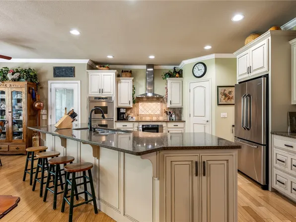 8 Barley Ln, Bella Vista, AR 72714