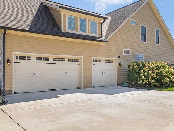 5th image of 644 Clear Canyon Dr