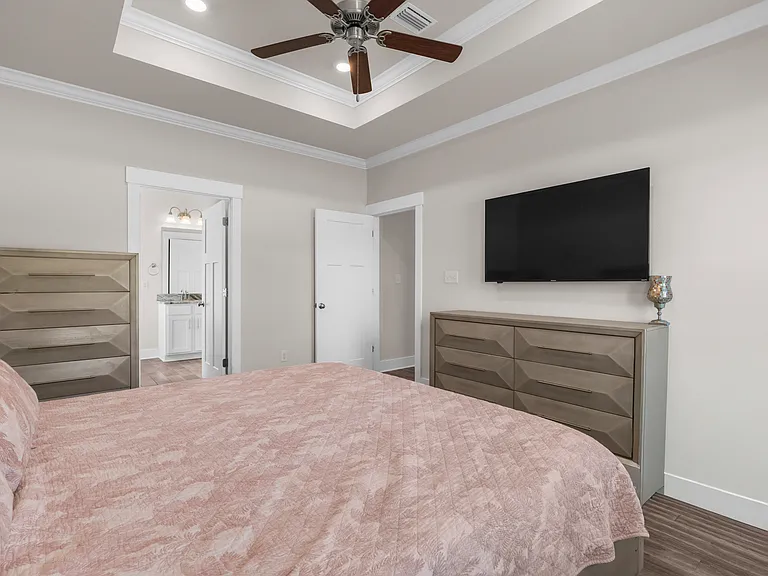 1048 Pheasant Cir — Photo 18