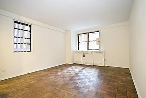 Sold by MNS | media 8