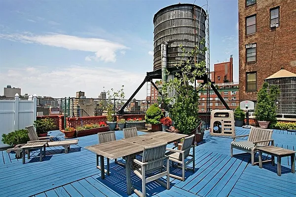 Sold by Corcoran | media 21