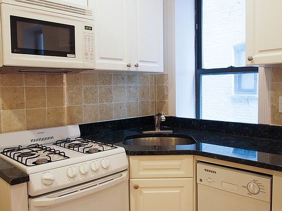 2nd image of 22 E 105th St APT 2C