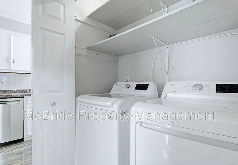 4409 Roxbury Dr — Photo 17