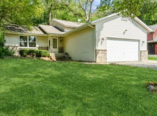 117 Valhalla Dr NE, Poplar Grove, IL 61065