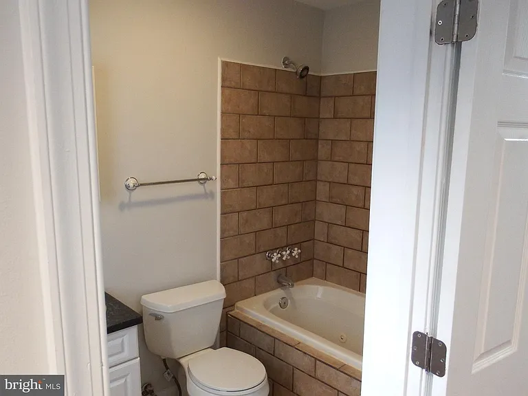 924 S Robinson St — Photo 8