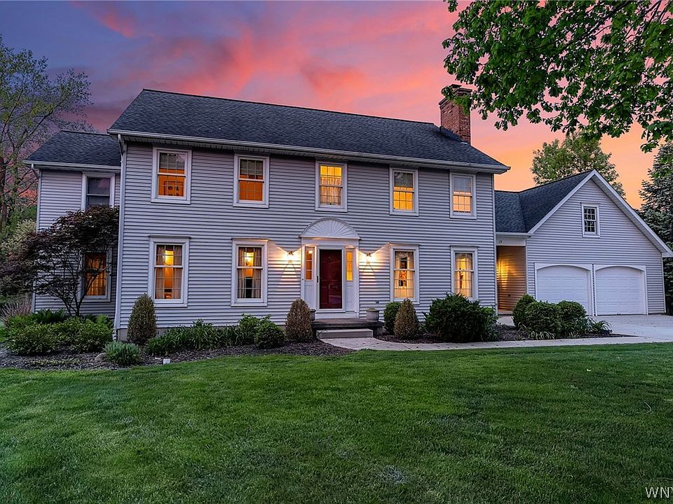 1st image of 19 Shelbourne Ct