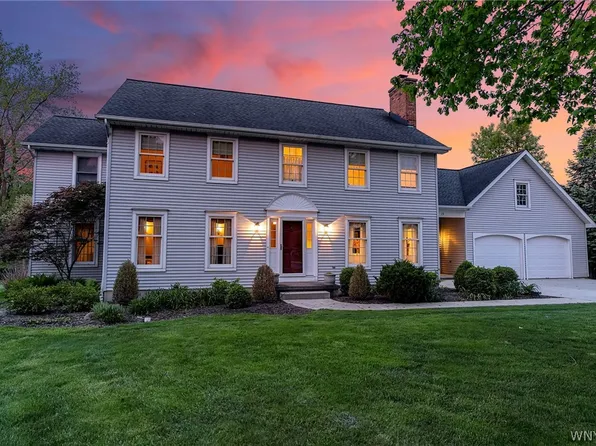 19 Shelbourne Ct, Williamsville, NY 14221