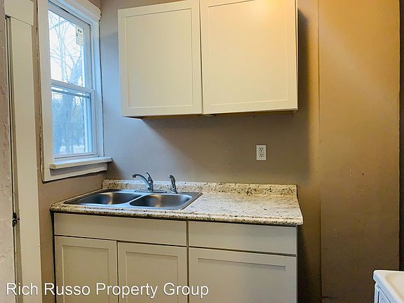 4th image of 1190 E Whittier St #9364907