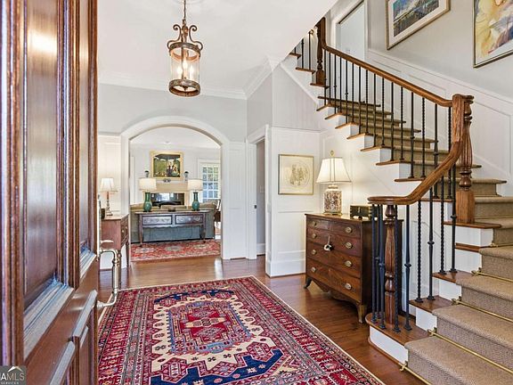 4th image of 221 Hamilton Rd