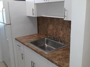 101 SE 9th St #6, Hallandale, FL 33009